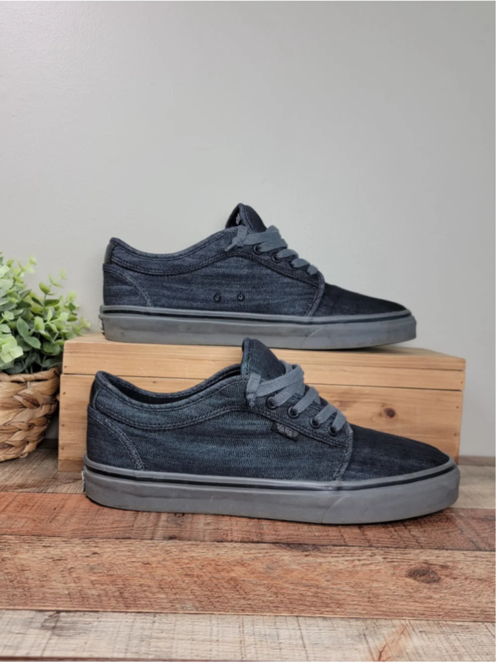 Vans 9.5 Skate Chukka Low Black Denim Gray Canvas Shoes Athletic Skater Sneakers